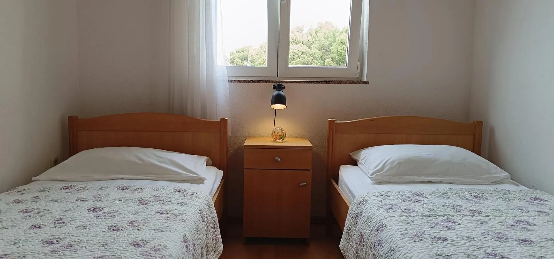 Apartments Roko Lalin Пакоштане